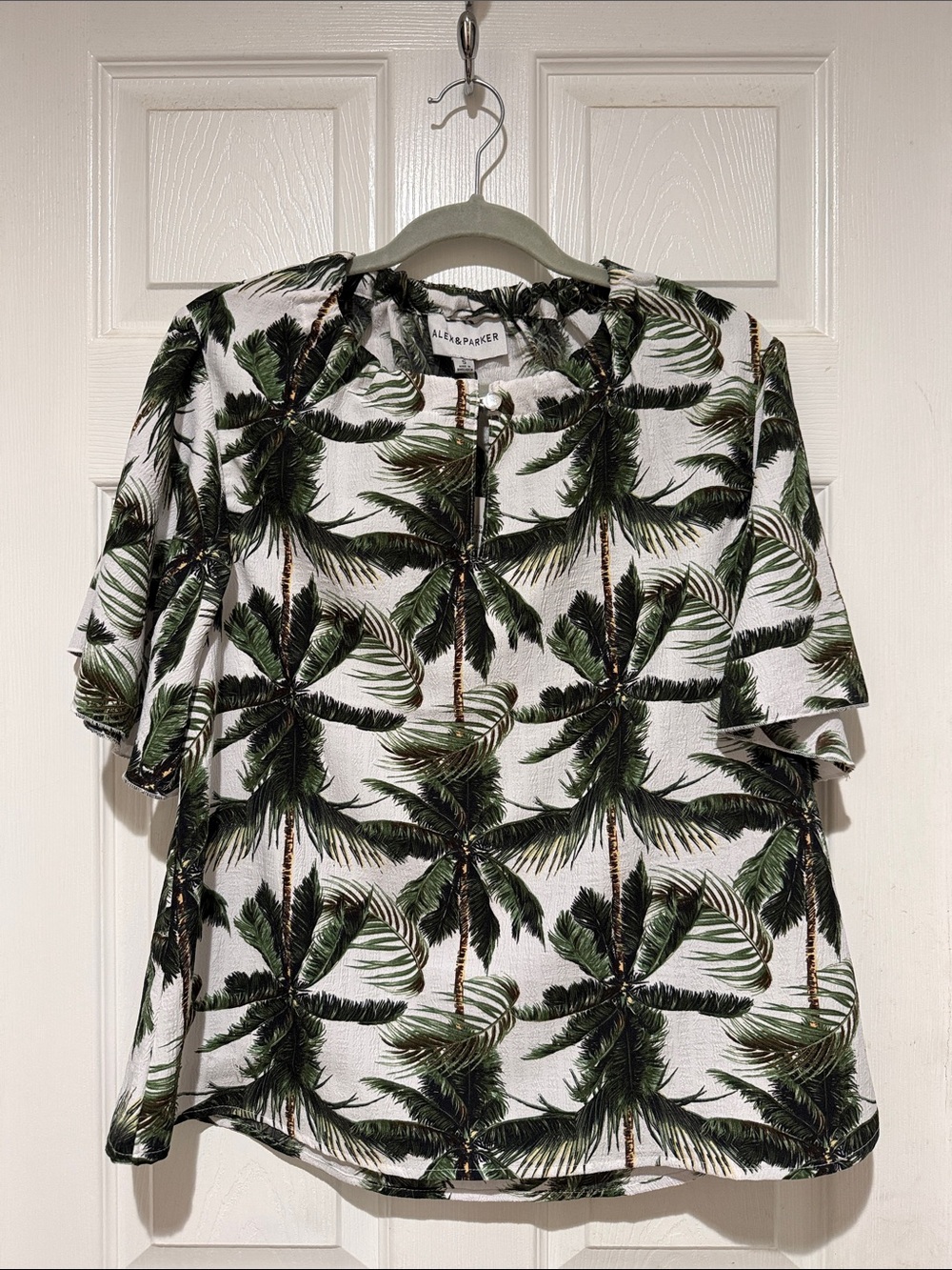 Alex & Parker Green Palm-Print Short Sleeve Blouse